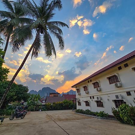 Saphaothong Guesthouse Vang Vieng Εξωτερικό φωτογραφία