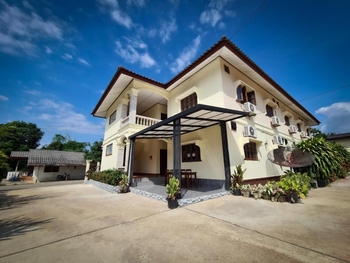 Saphaothong Guesthouse Vang Vieng Εξωτερικό φωτογραφία