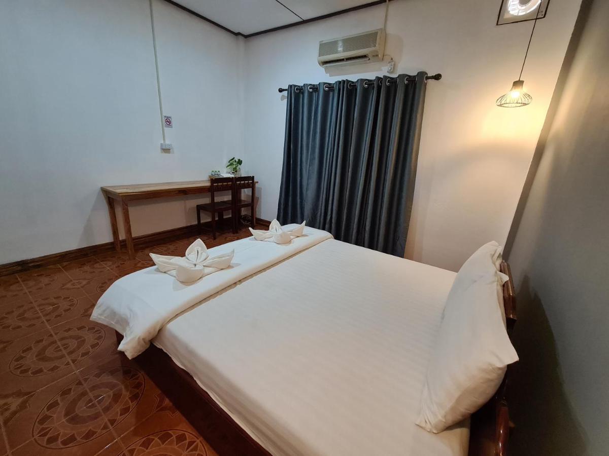 Saphaothong Guesthouse Vang Vieng Εξωτερικό φωτογραφία