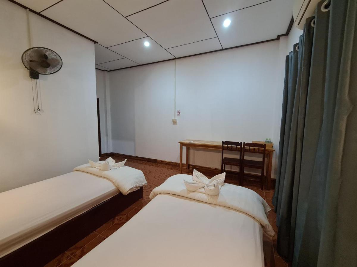 Saphaothong Guesthouse Vang Vieng Εξωτερικό φωτογραφία