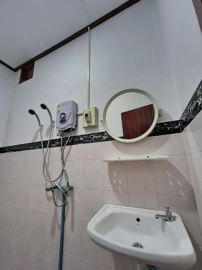 Saphaothong Guesthouse Vang Vieng Εξωτερικό φωτογραφία