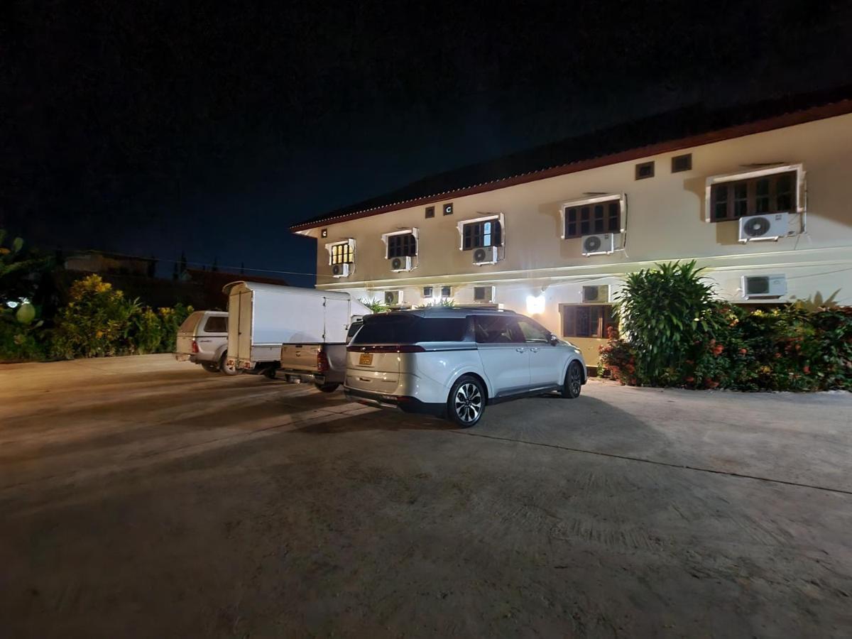 Saphaothong Guesthouse Vang Vieng Εξωτερικό φωτογραφία