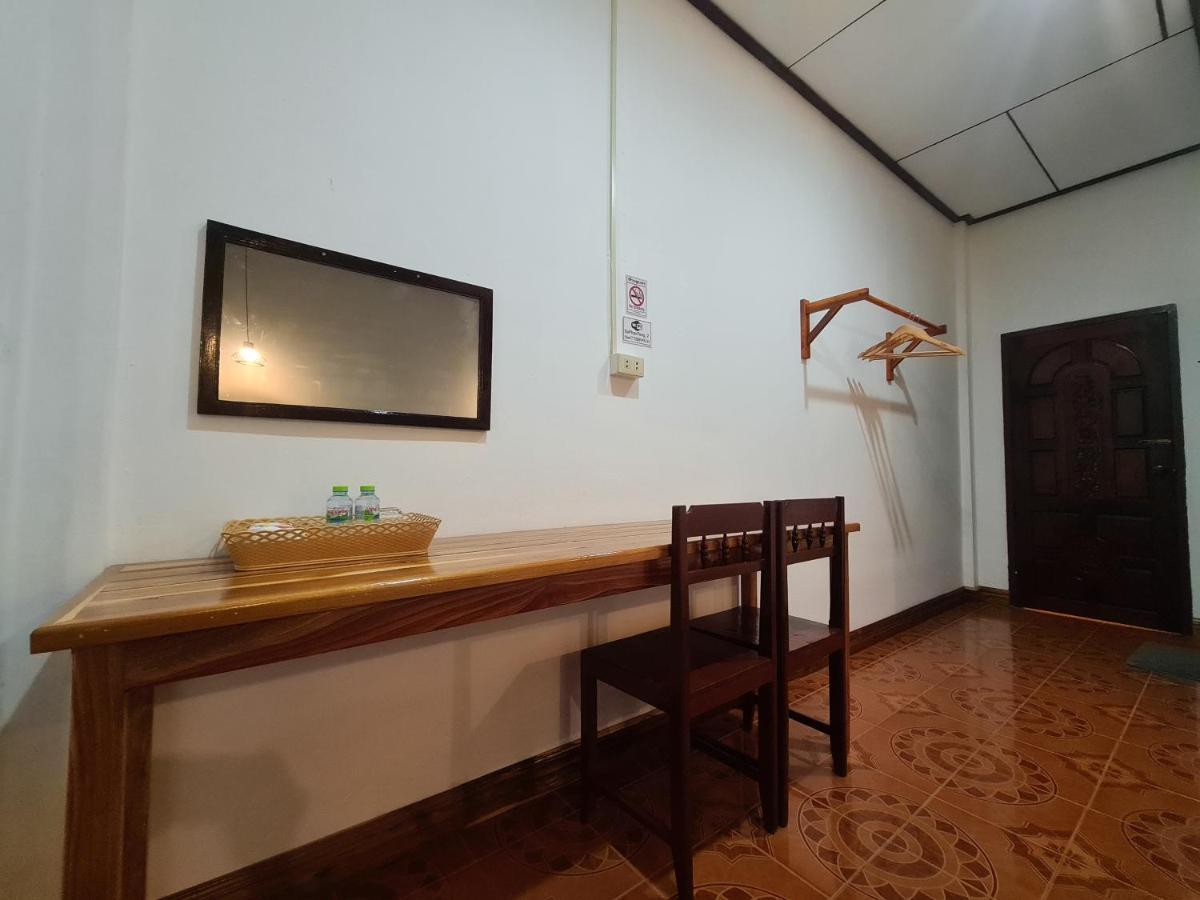 Saphaothong Guesthouse Vang Vieng Εξωτερικό φωτογραφία