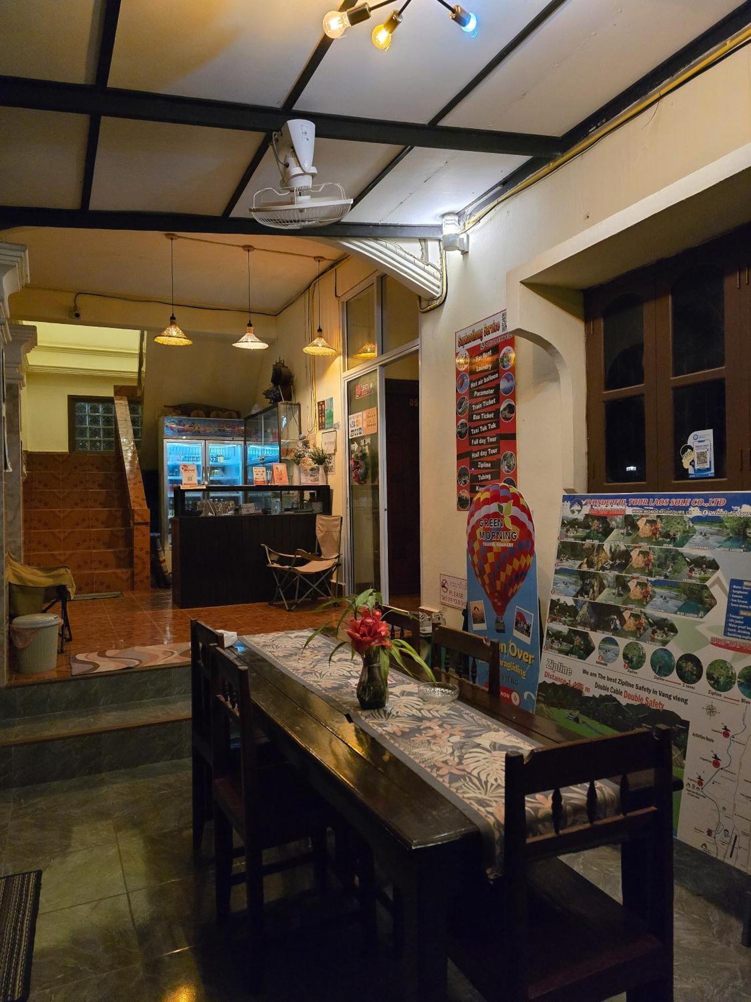 Saphaothong Guesthouse Vang Vieng Εξωτερικό φωτογραφία
